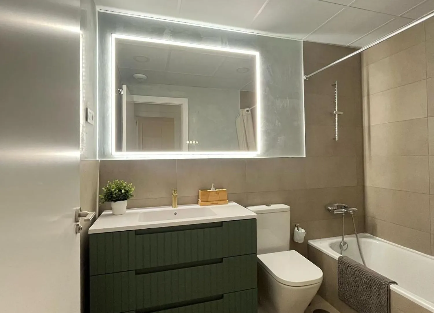טורמולינוס Luxury Apartment In Playa De Los Alamos